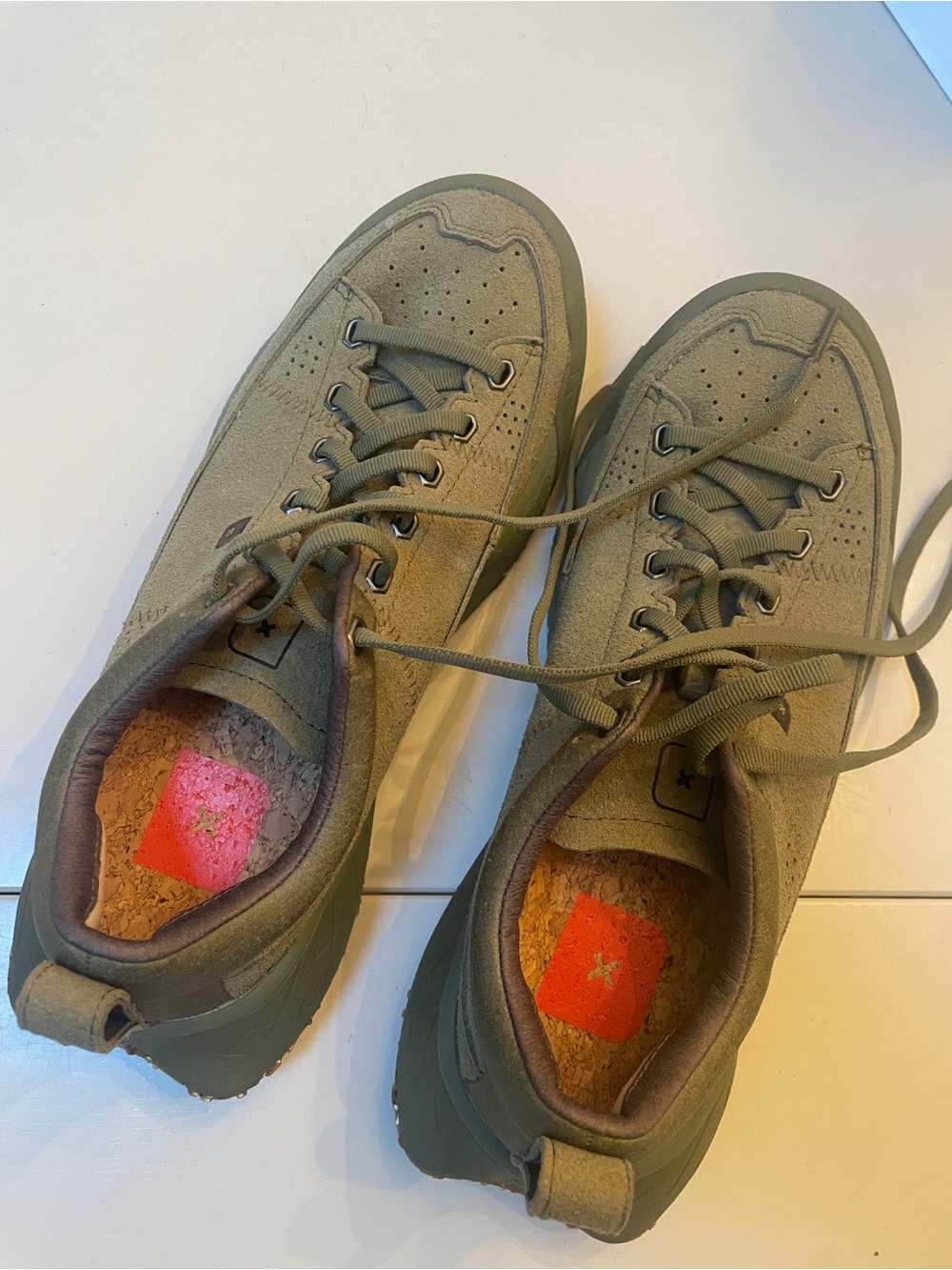 Deckers X Lab Sugarcane Shoes
Womens Olive Green Suede
Sneakers Size 7.5